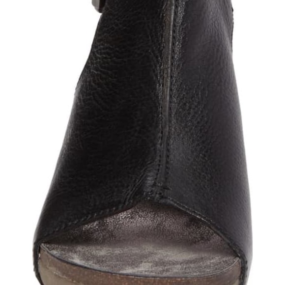 OBT Black Platform Wedge Sandal size 9 - Picture 2 of 8